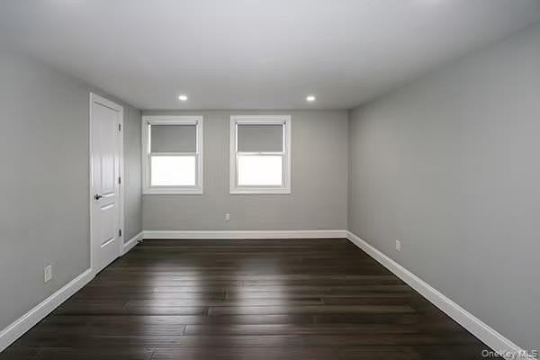 335 Gillette St - Photo 5 of 10