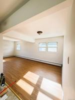 featured image of 131 Roslyn Rd #1stFL