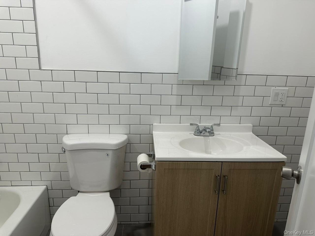 5401 108th St #2F - Photo 3 of 5