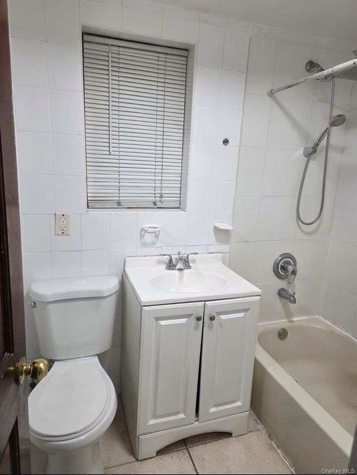 1729 Barnes Ave - Photo 4 of 5