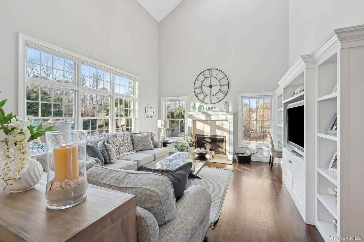 47 Bathing Beach Rd - Photo 4 of 20