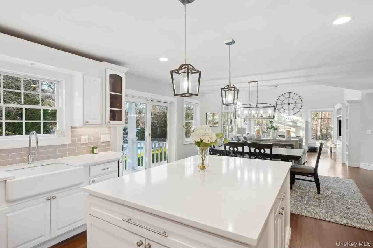 47 Bathing Beach Rd - Photo 7 of 20