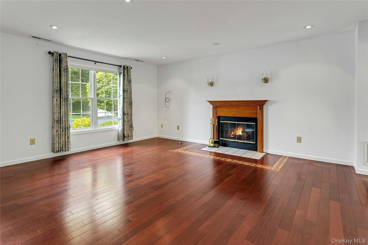 5801 Applewood Cir - Photo 3 of 22