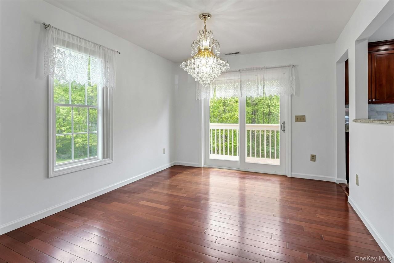 5801 Applewood Cir - Photo 4 of 22