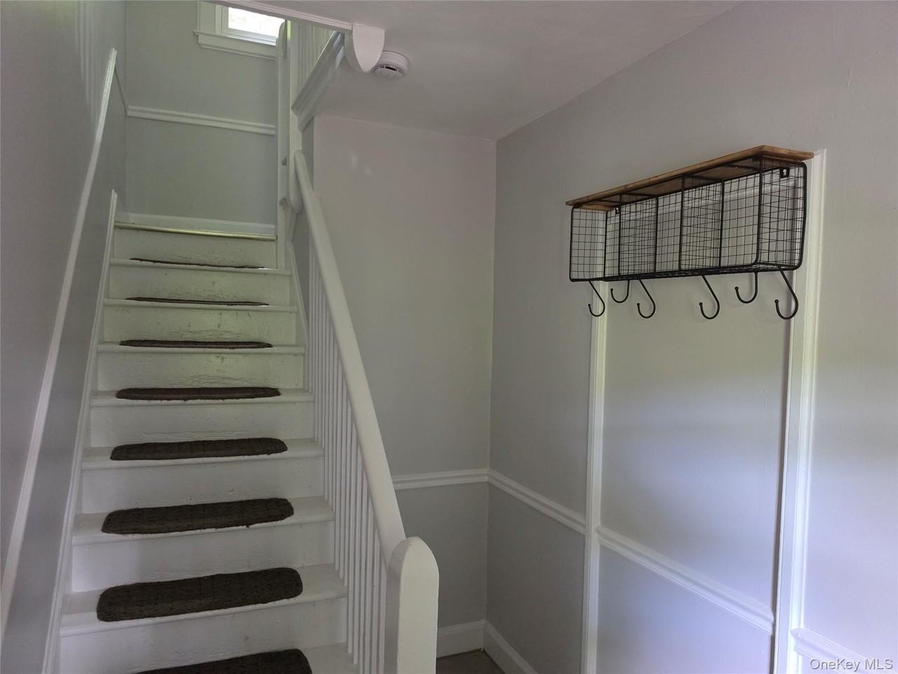 7 Stone Ridge Rd - Photo 6 of 33