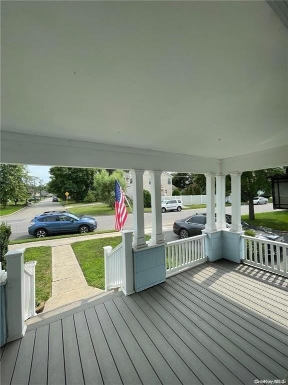 39 Laurel St - Photo 3 of 8