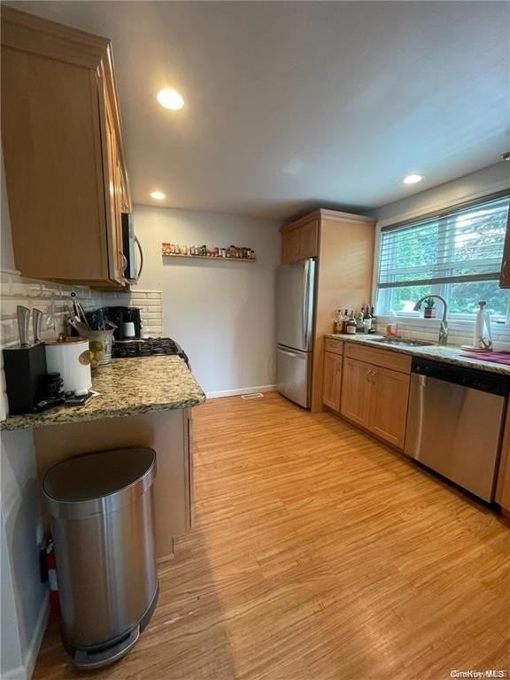 39 Laurel St - Photo 5 of 8