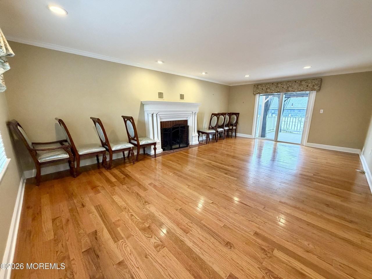 621 Myrtle Ave - Photo 2 of 10