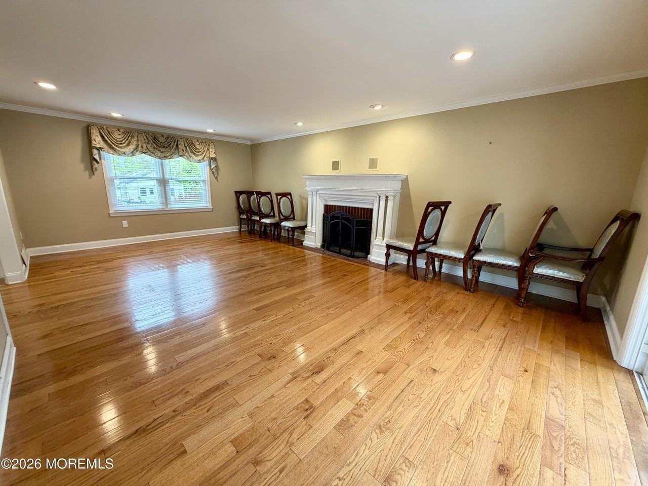621 Myrtle Ave - Photo 3 of 10