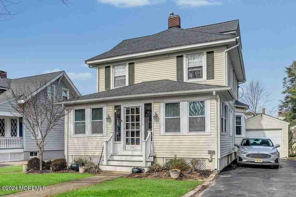 111 Beacon Blvd - Photo 3 of 37