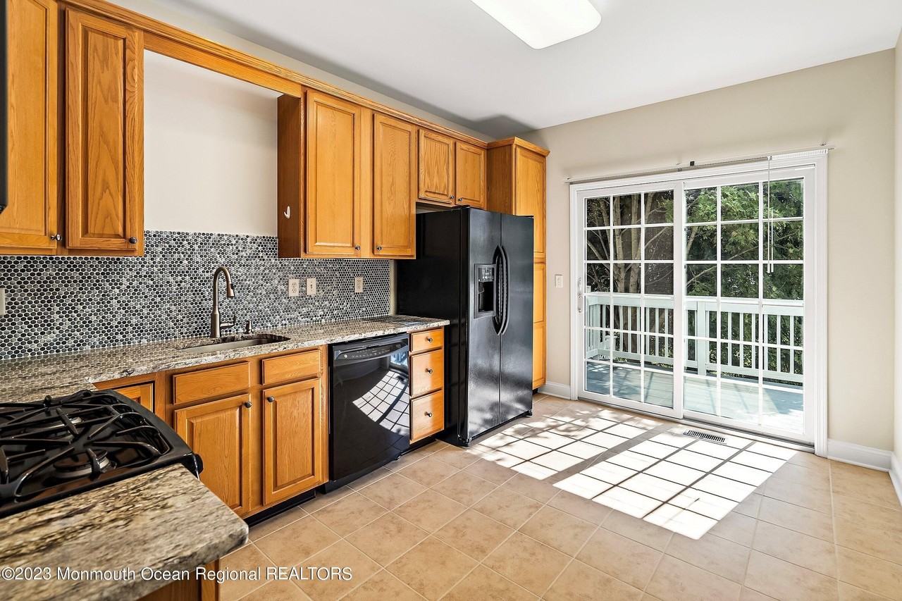 86 Deepwater Cir - Photo 5 of 44