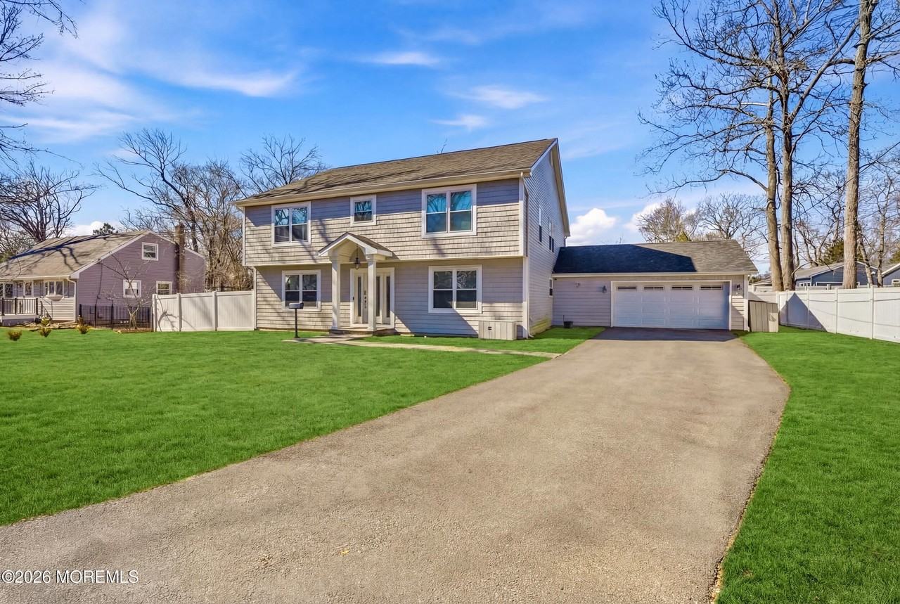 232 Woodcrest Rd - Photo 3 of 49