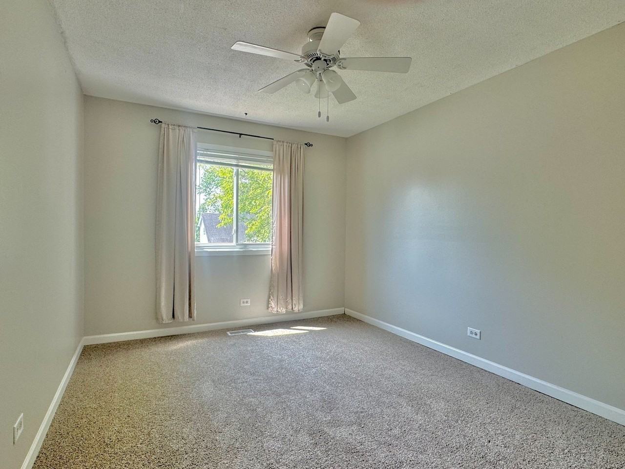 3302 Acorn Ct - Photo 5 of 13