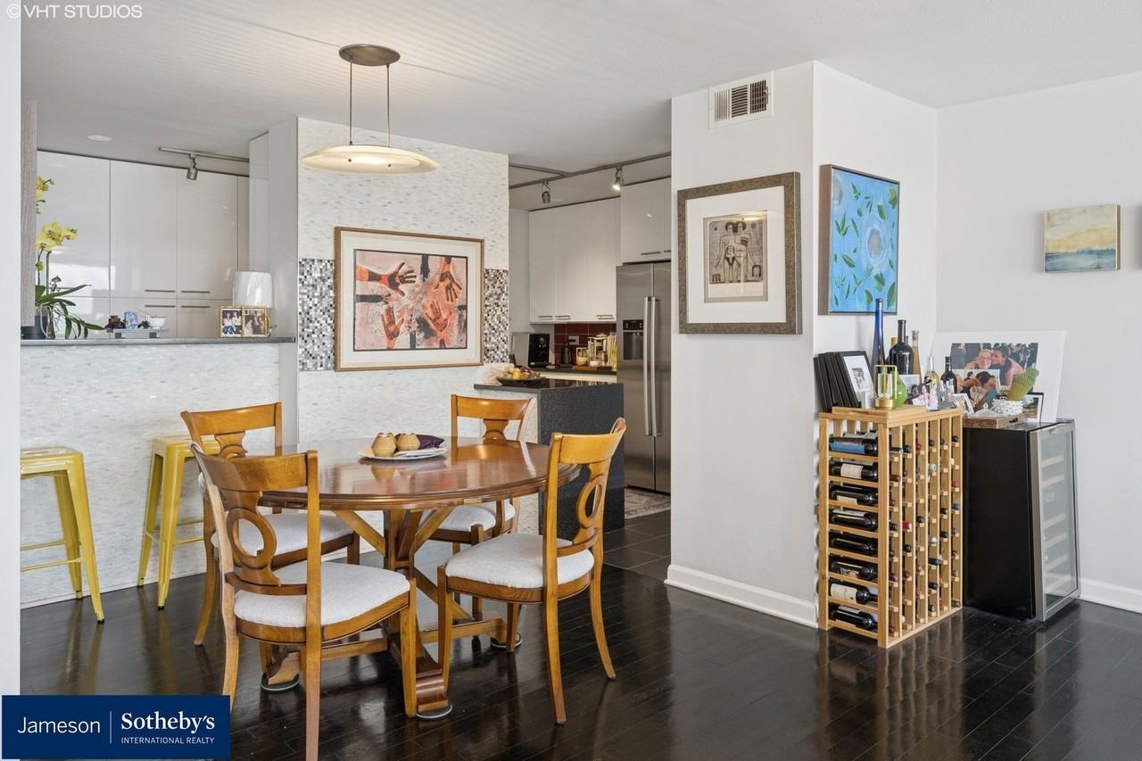 330 W Diversey Pkwy #1907-09 - Photo 4 of 19