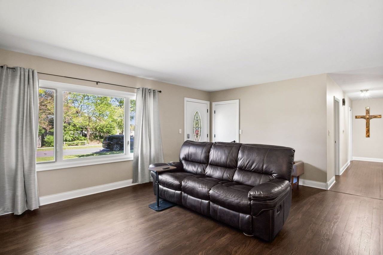 104 N Spruce St - Photo 6 of 18