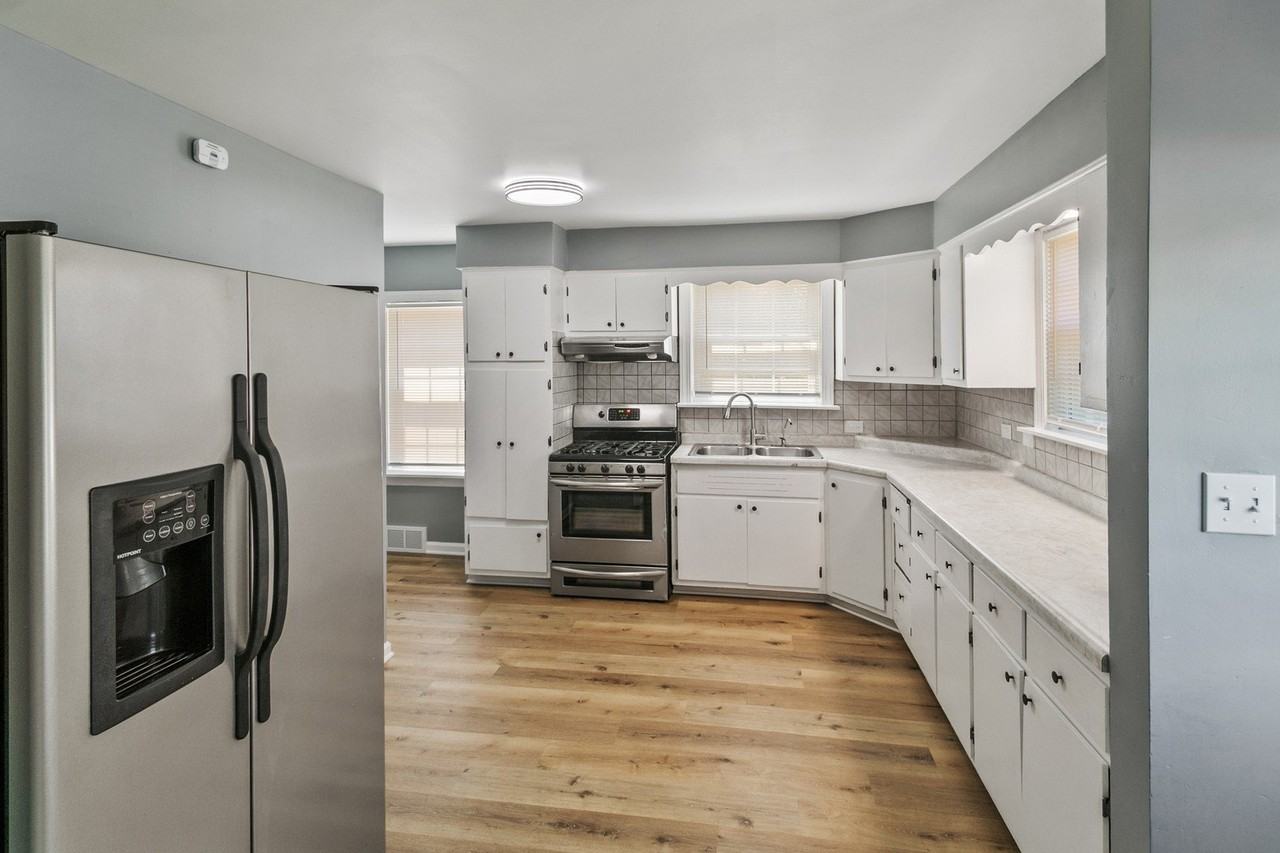 14336 S Harrison Ave - Photo 4 of 34