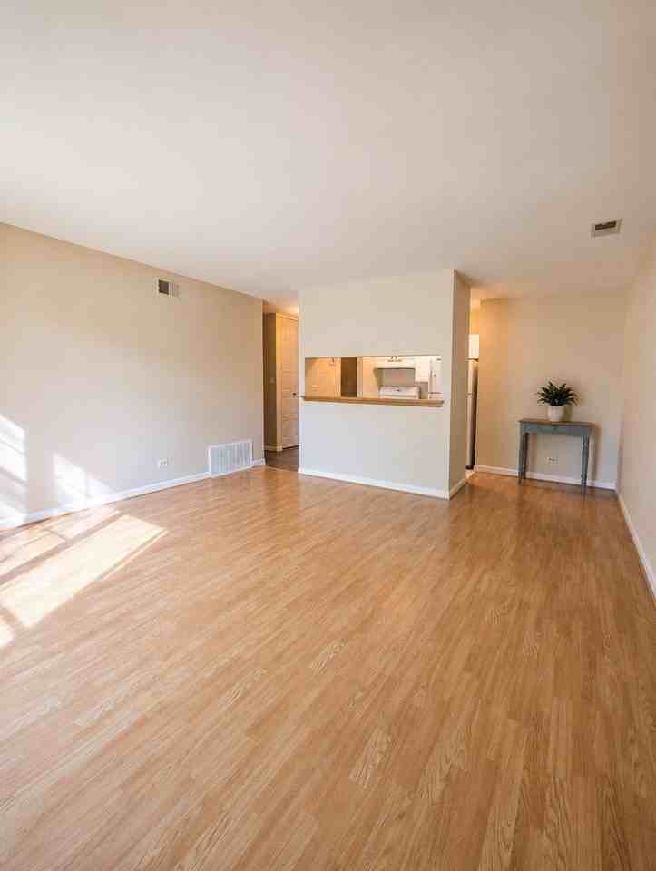 1 Oak Creek Dr #1302 - Photo 4 of 10