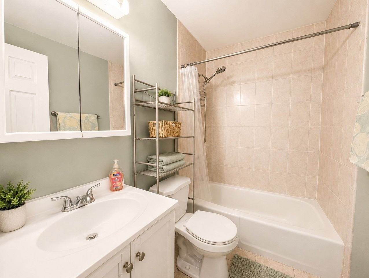 1 Oak Creek Dr #1302 - Photo 6 of 10