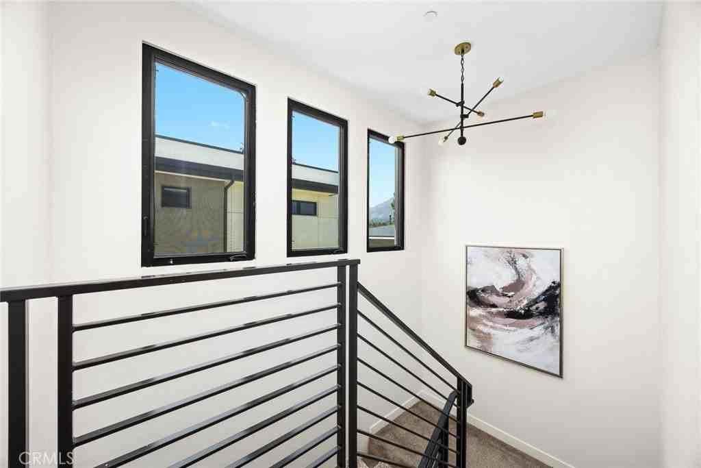 503 N Santa Anita Ave - Photo 5 of 9