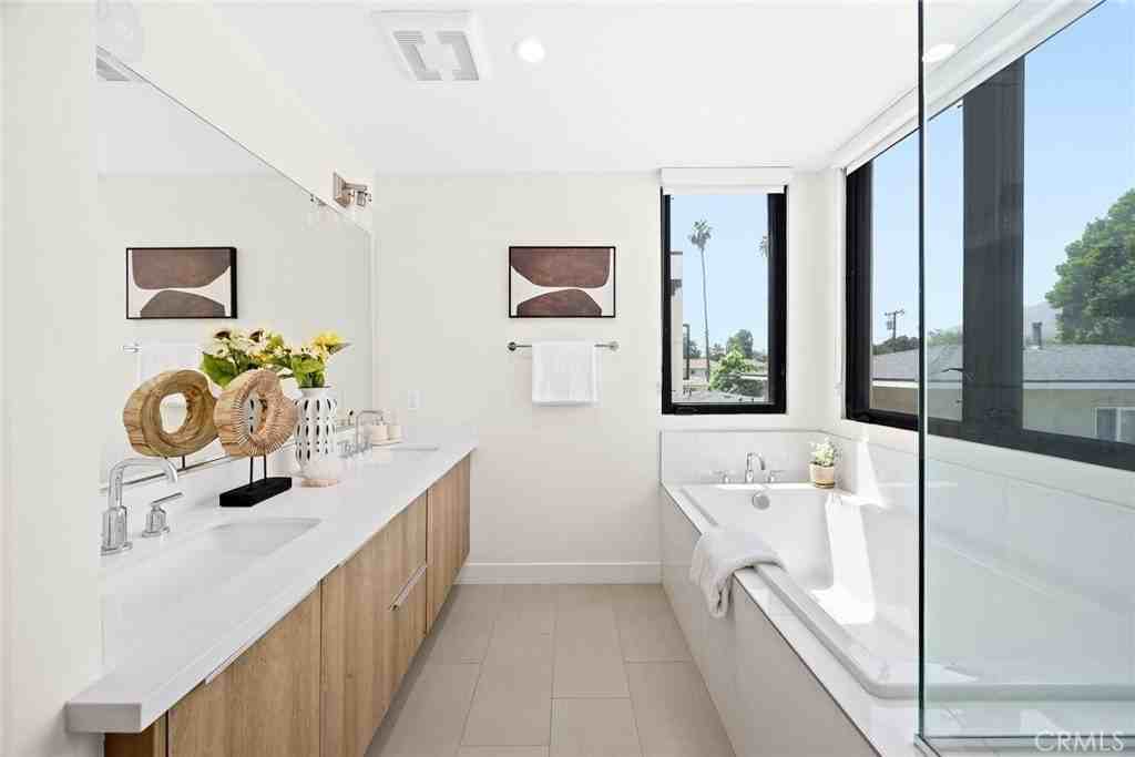 503 N Santa Anita Ave - Photo 6 of 9