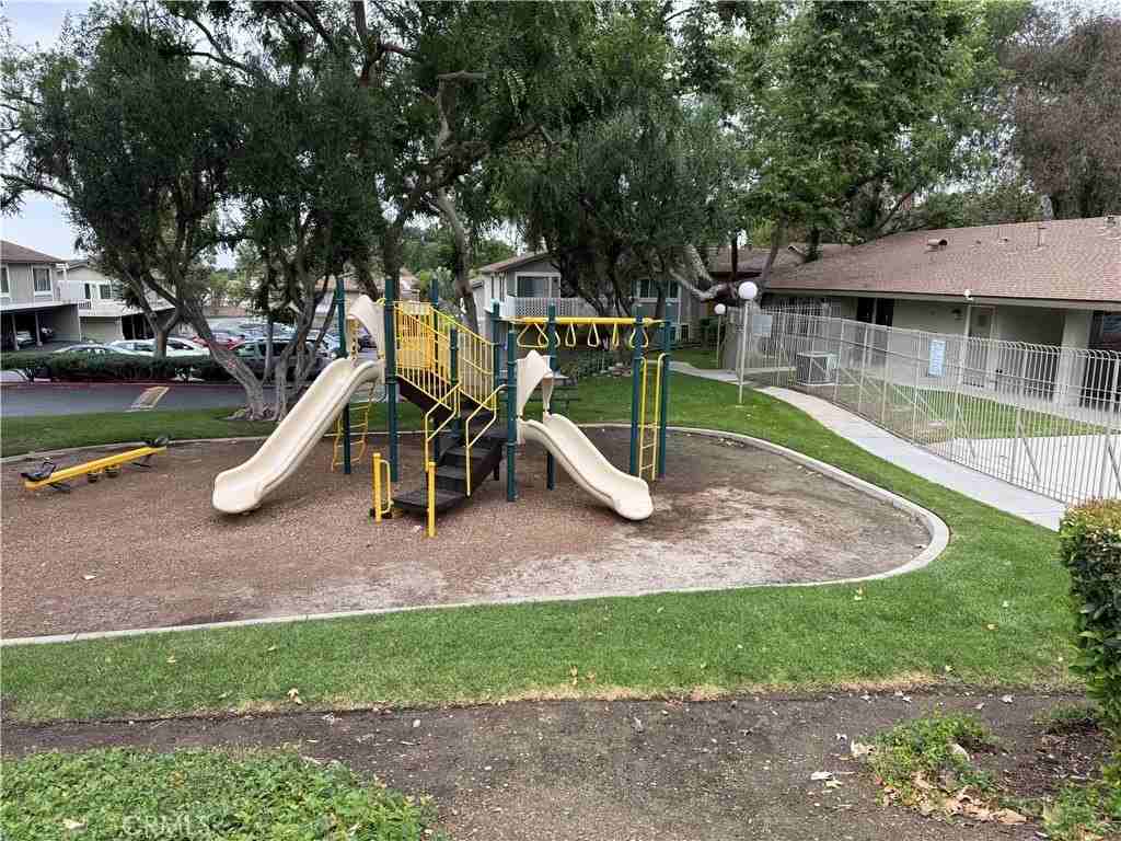 2157 E Aroma Dr - Photo 6 of 20