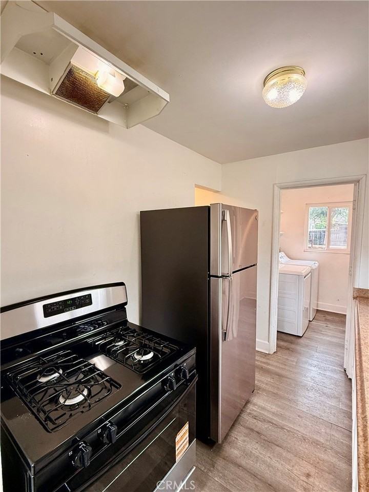 813 E Nocta St - Photo 3 of 11