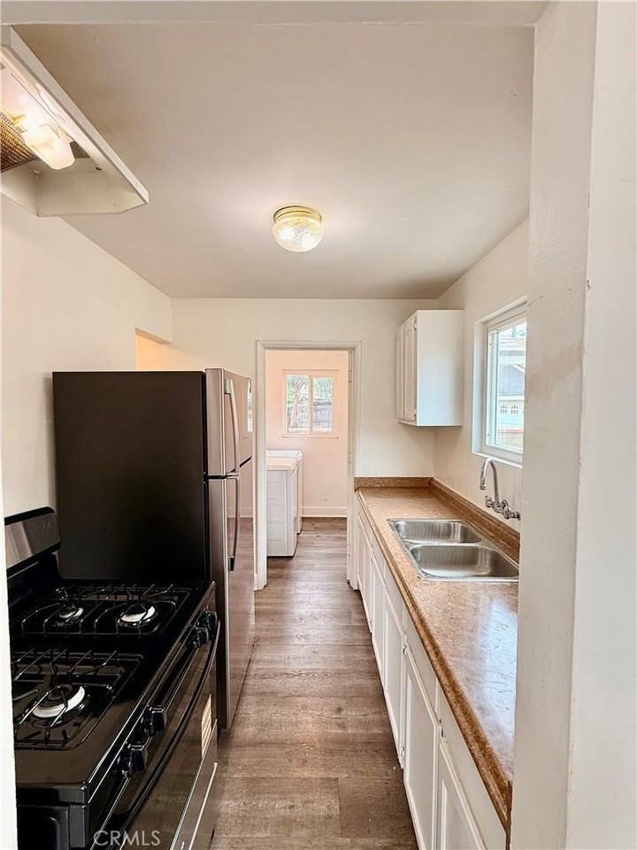 813 E Nocta St - Photo 4 of 11