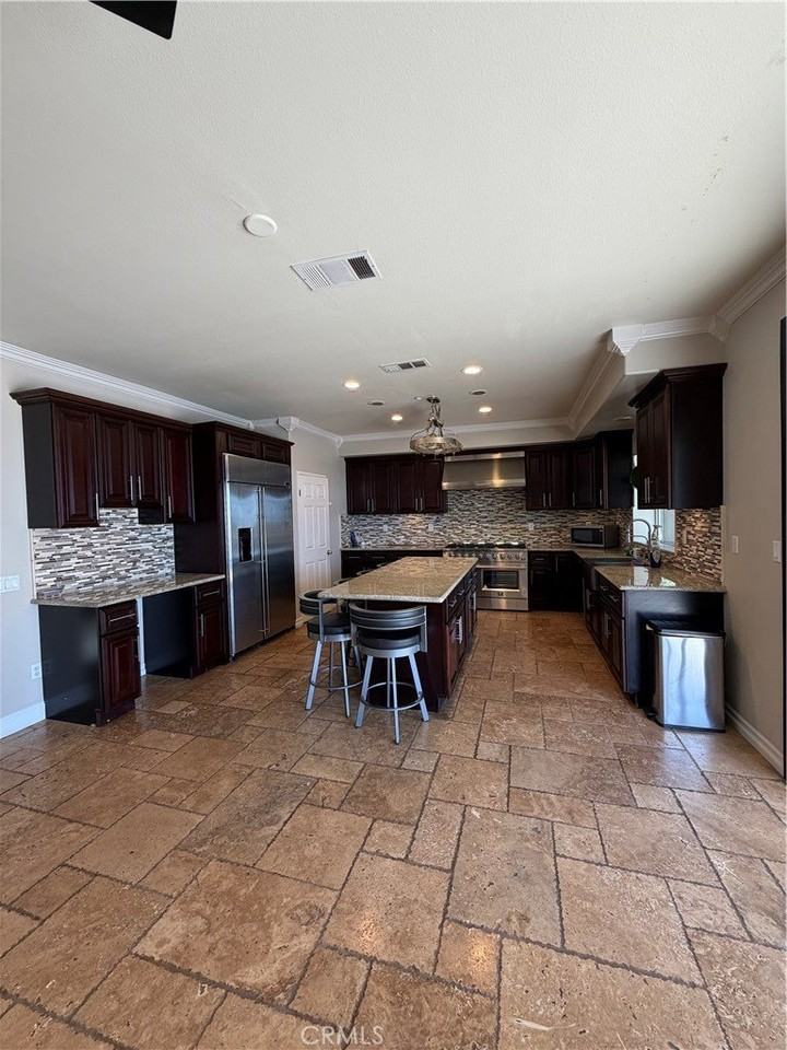 14933 Genoa Dr - Photo 7 of 30