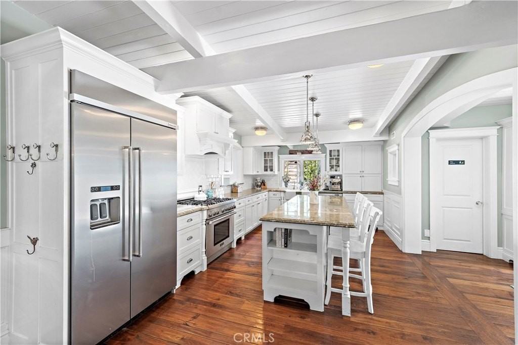 2830 Chateau Way - Photo 3 of 12