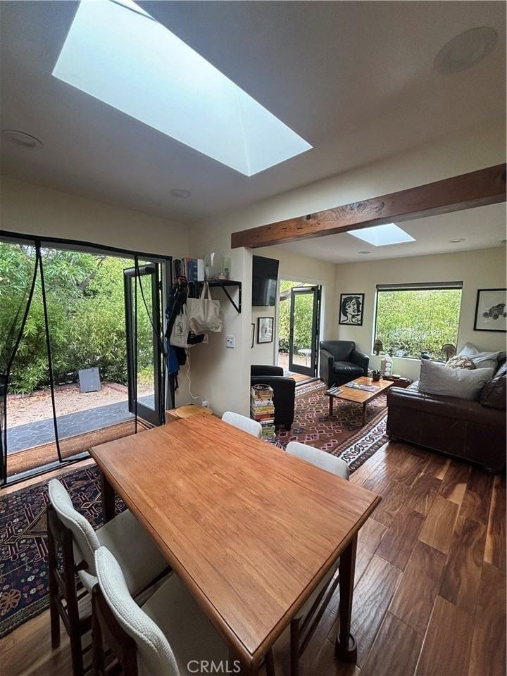 1900 Berkeley Ave - Photo 3 of 31