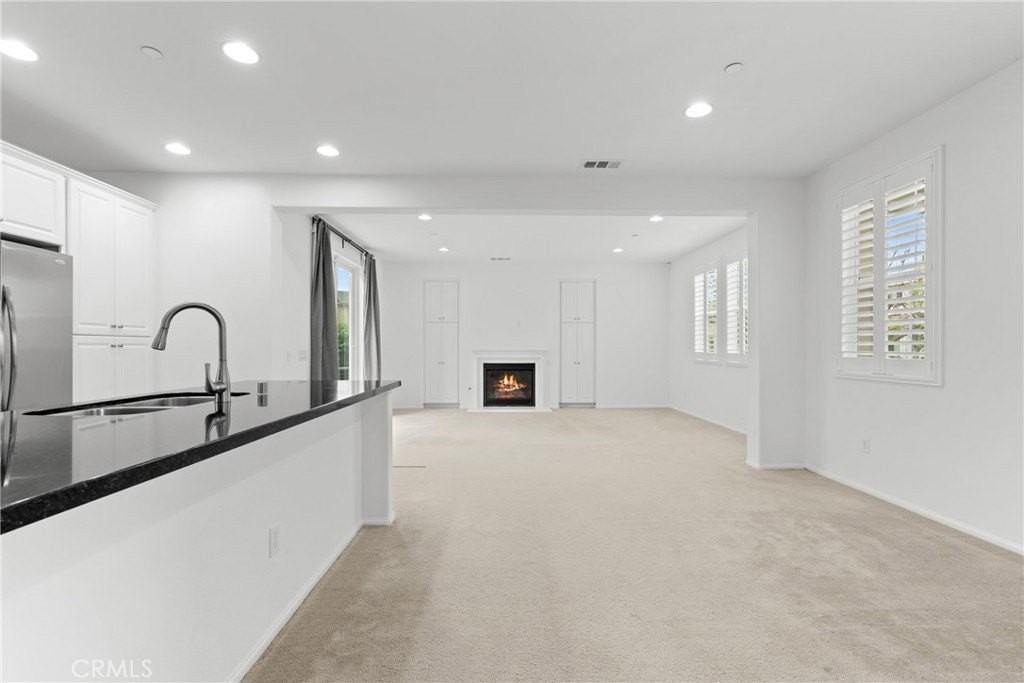 3227 S Alton Ct - Photo 6 of 33