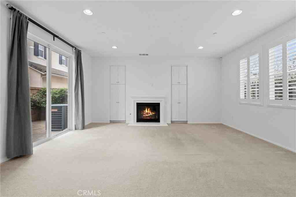 3227 S Alton Ct - Photo 7 of 33
