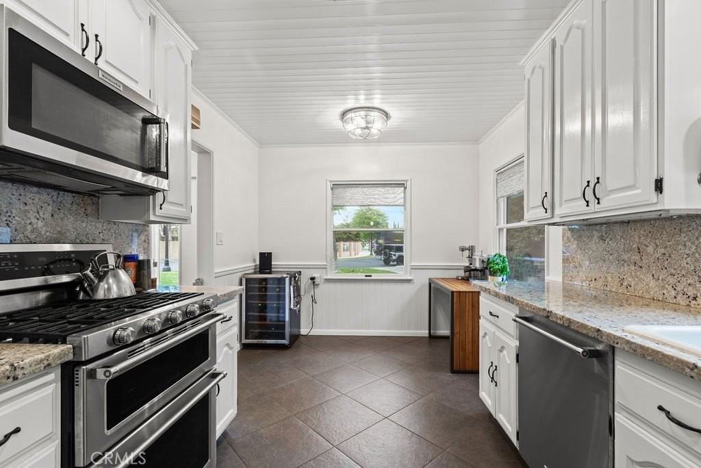 2450 Bonnie Brae - Photo 4 of 15
