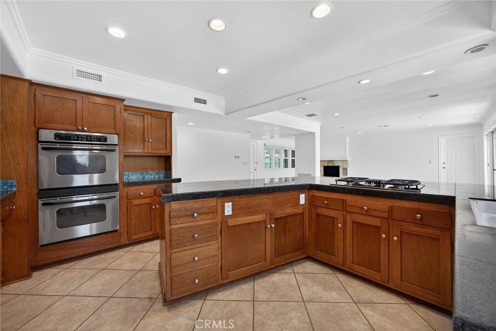 5761 Stradella Rd - Photo 7 of 25