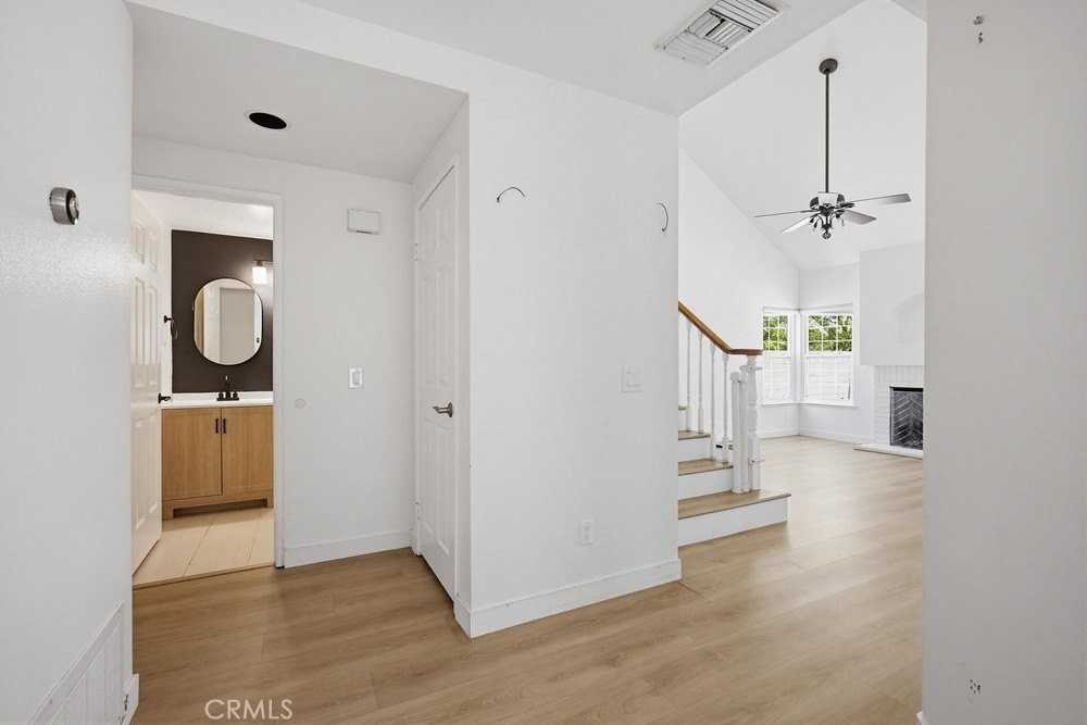 18063 Conestoga Ln - Photo 5 of 36