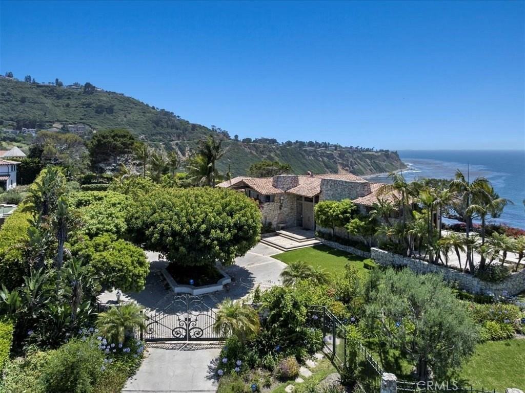 709 Paseo Del Mar - Photo 2 of 39