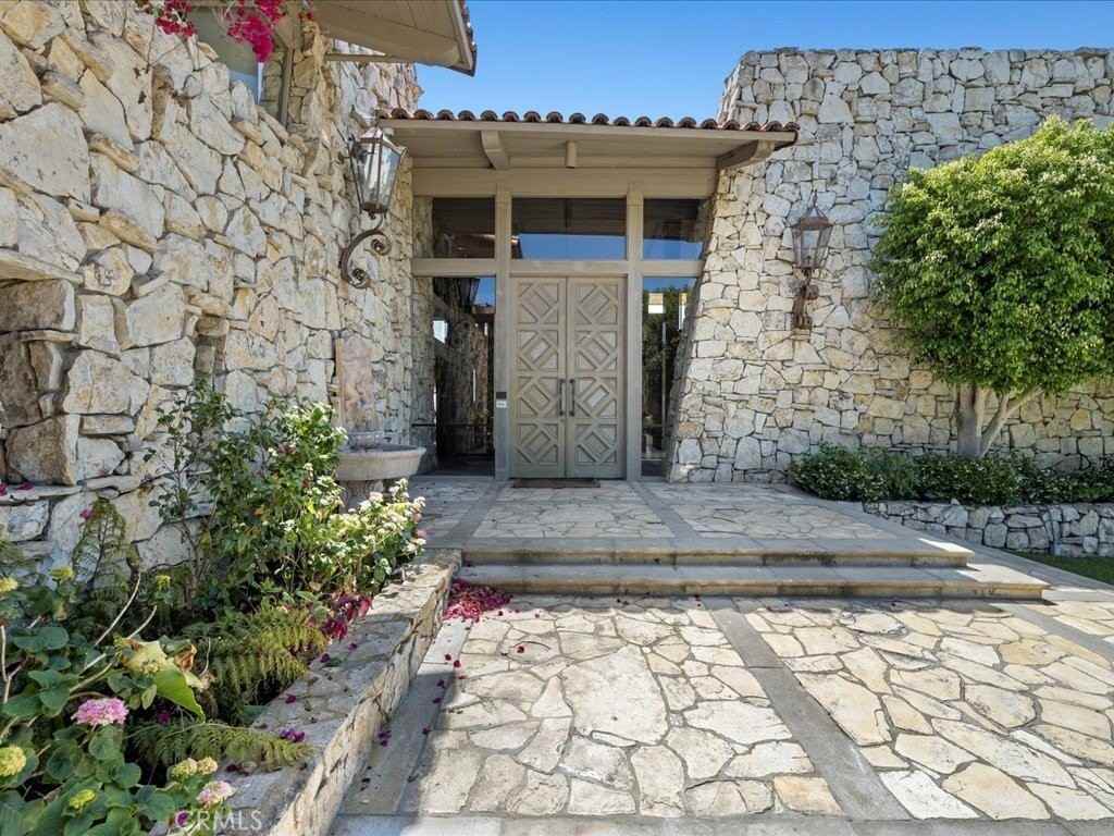 709 Paseo Del Mar - Photo 6 of 39