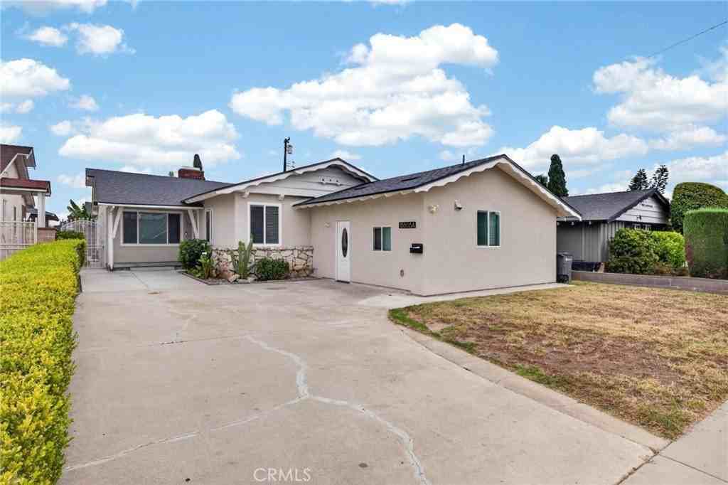 13808 S Catalina Ave - Photo 2 of 30
