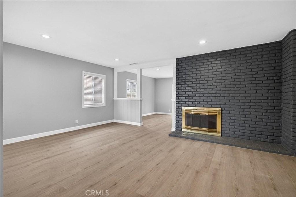 13808 S Catalina Ave - Photo 4 of 30