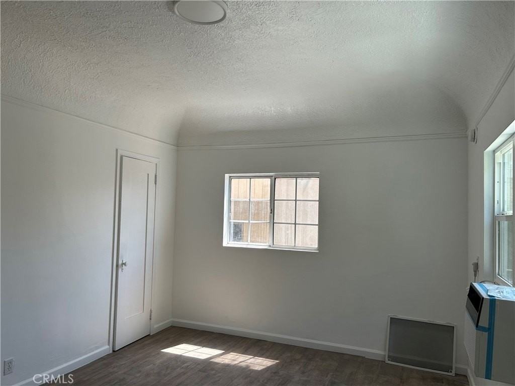212 S Lake St - Photo 2 of 6