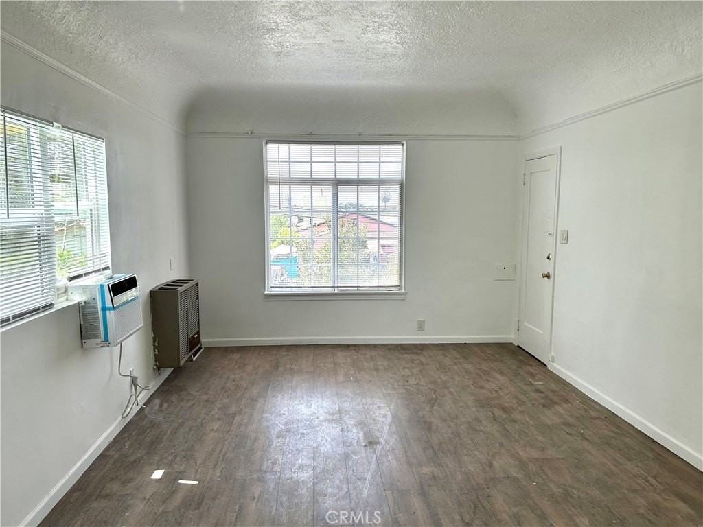 212 S Lake St - Photo 6 of 6