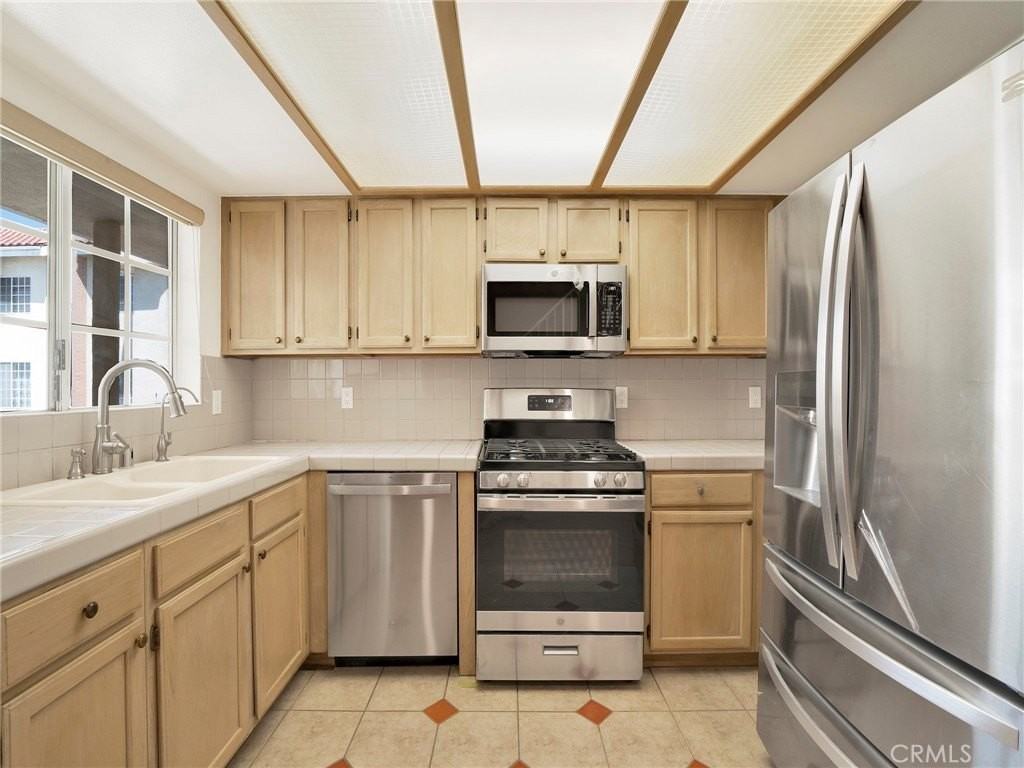 1131 Campbell St #233 - Photo 3 of 26