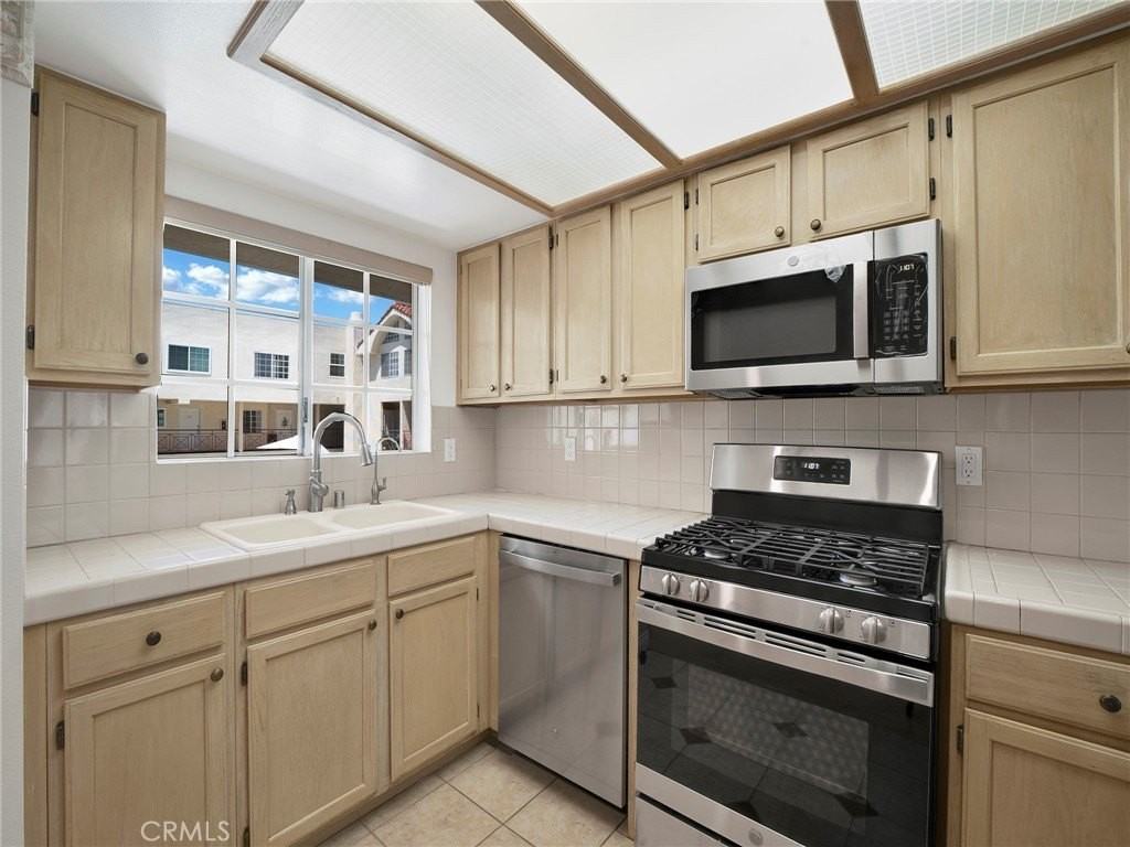 1131 Campbell St #233 - Photo 4 of 26