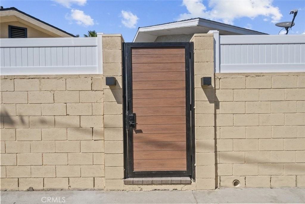 8051 Lullaby Ln - Photo 6 of 41