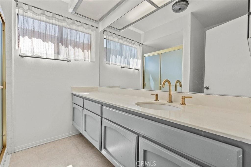 12540 Burbank Blvd #203 - Photo 7 of 9