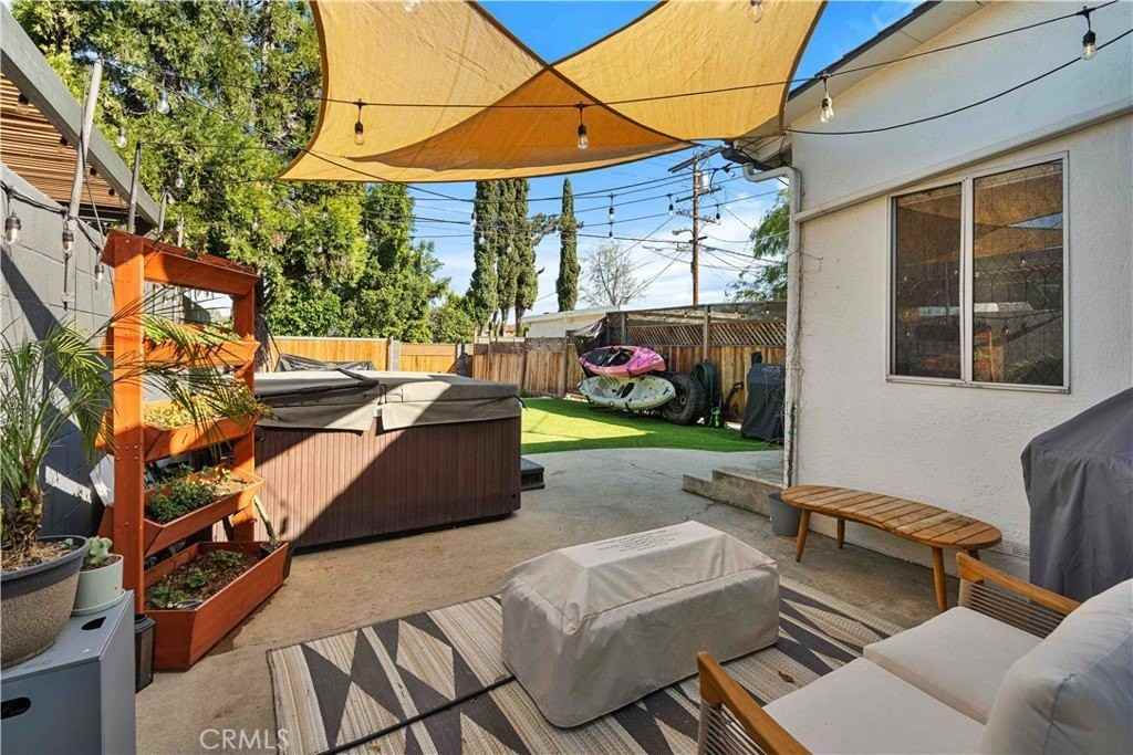 6514 Coldwater Canyon Ave - Photo 6 of 7