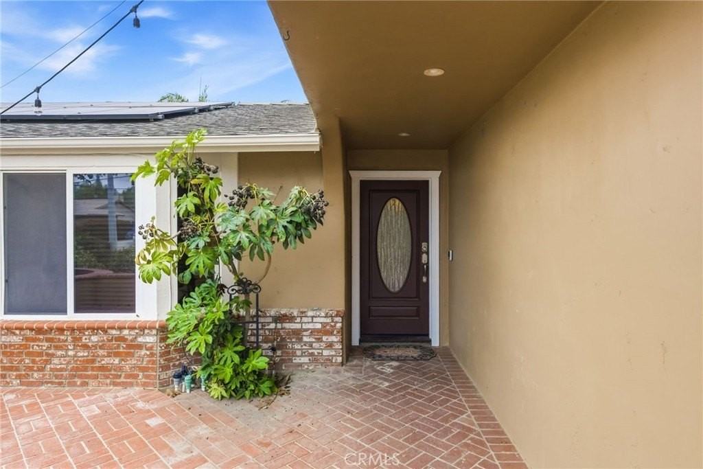 29628 Squaw Valley Dr - Photo 2 of 32