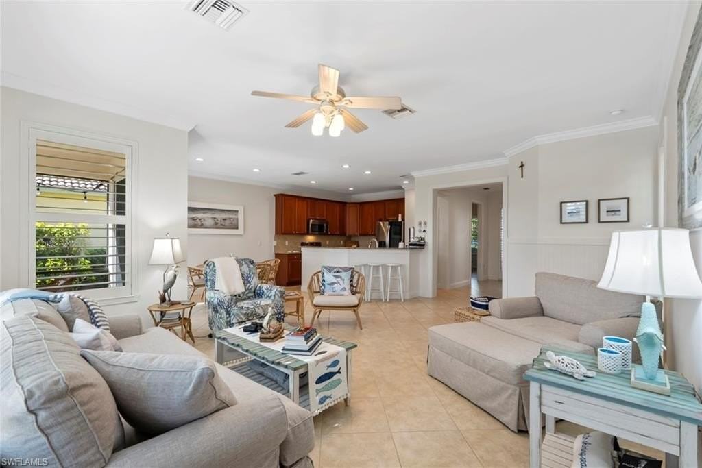 5868 Constitution St - Photo 5 of 19