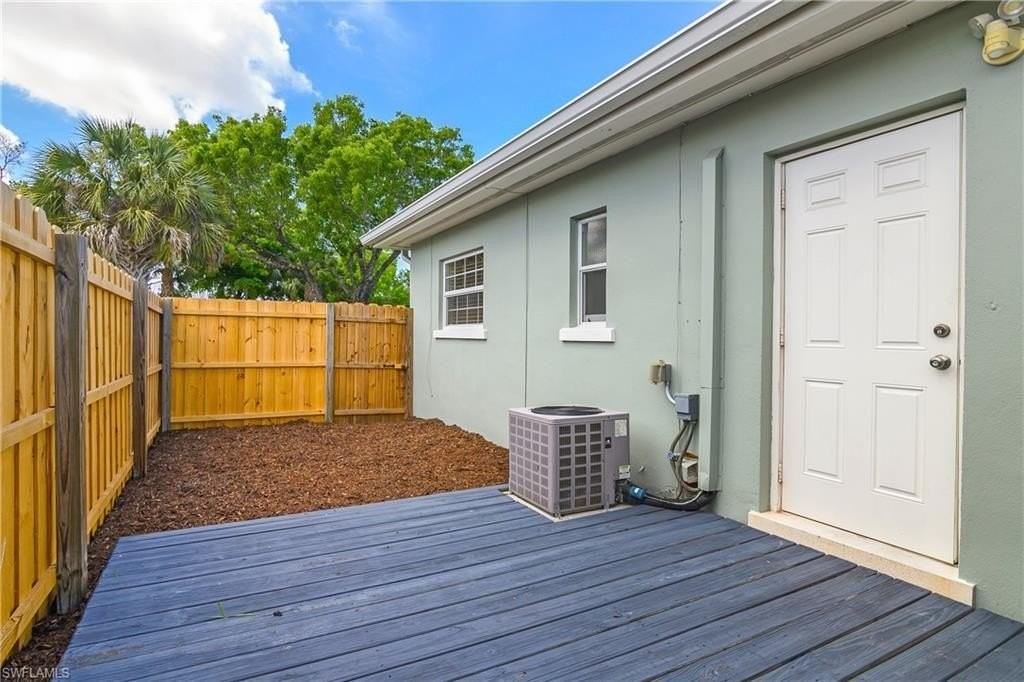 1015 10th Ave N #1011 - Photo 3 of 17