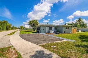 featured image of 1015 10th Ave N #1011